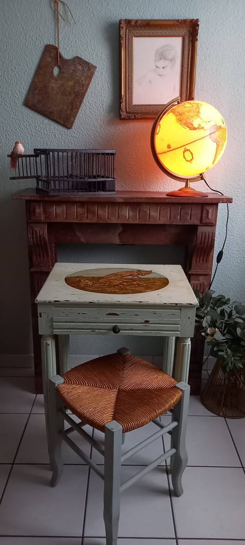 Bureau d'écolier XIXème avec éléments décoratifs