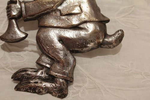 Versilberte Bronzetafel „Kaninchen mit Signalhorn“, signiert M. Podiebrad um 1920-1930