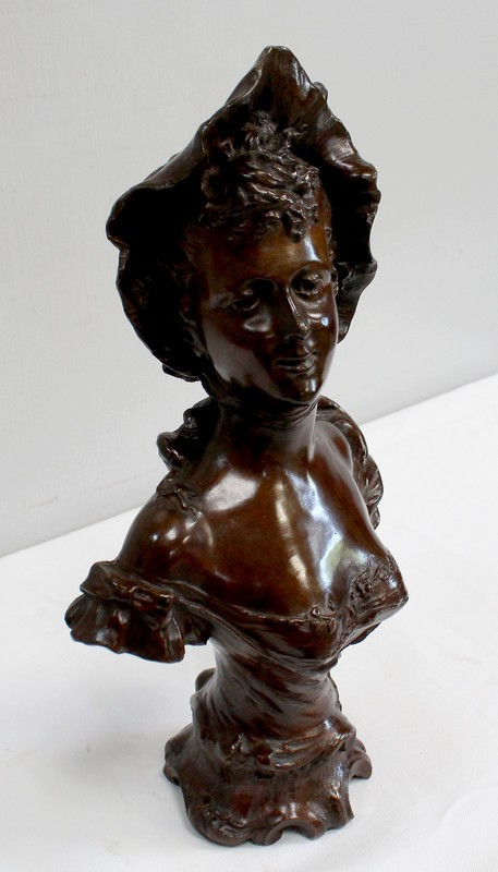 “Donna con cappello” in bronzo di Meslais – Inizio XX secolo