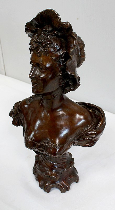 “Donna con cappello” in bronzo di Meslais – Inizio XX secolo