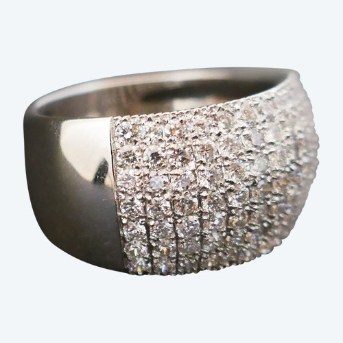 Anello con diamante Pavement, oro bianco 18 carati.
