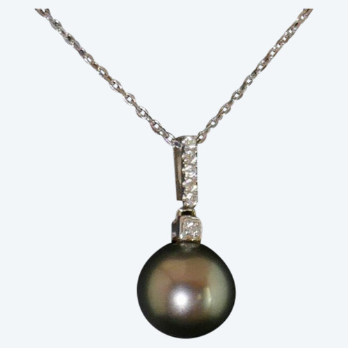 Anhänger aus Tahiti-Perle und Diamant, Kette aus 18 Karat Weißgold.