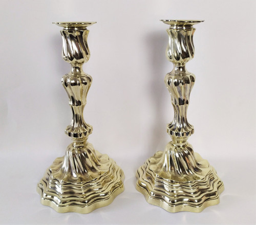 Paire De Bougeoirs  De Style Rocaille 18ème
