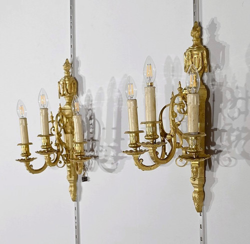 Paire d’Appliques en Bronze, style Louis XVI – 1ère partie XIXe
