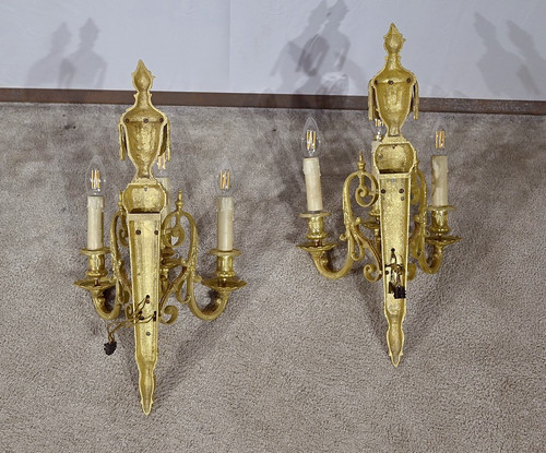 Paire d’Appliques en Bronze, style Louis XVI – 1ère partie XIXe