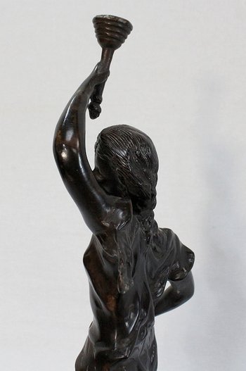 "Donna con torcia" in bronzo firmato V. Rousseau - Fine XIX secolo