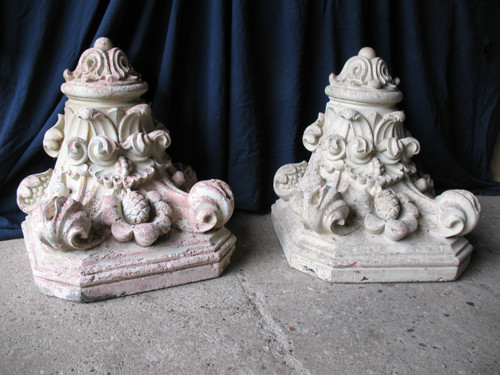 Paire de consoles d'appliques murales en terre cuite époque 19ème de style Louis XV