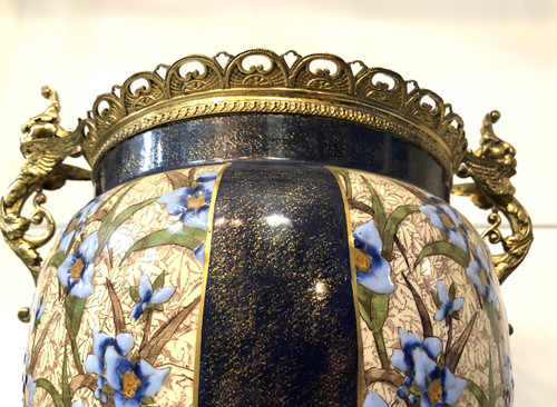 KG LUNEVILLE ancien et grand cache pot en faïence émaillé monté sur bronze