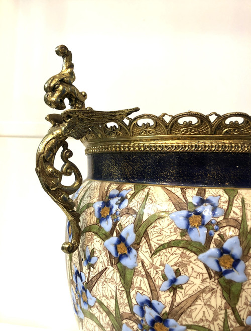 KG LUNEVILLE ancien et grand cache pot en faïence émaillé monté sur bronze