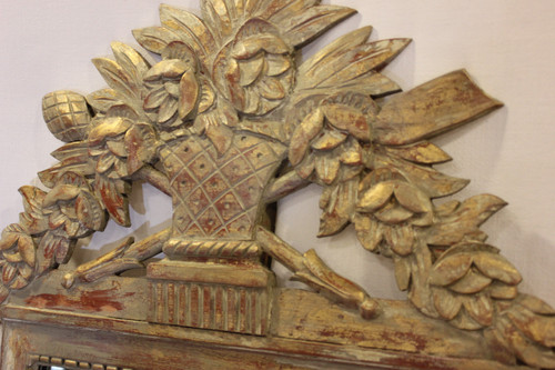 Spiegel im Louis XVI-Stil, Holz geschnitzt und Lebenspatina, 45 X 81 cm