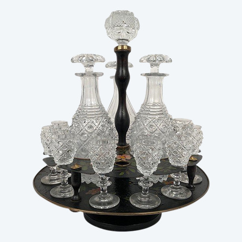 Cabaret à liqueur in 19th century painted sheet metal, carafes and glasses attributed to the Le Creusot crystal works