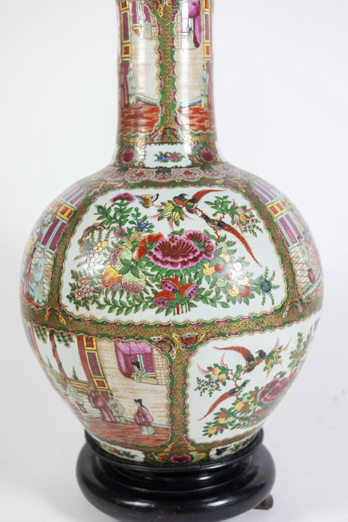 Pair of Canton porcelain vases. Circa 1950.