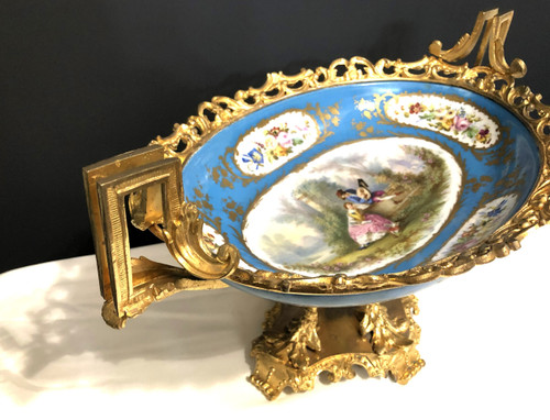 Superba ciotola / centrotavola in porcellana di Sèvres e bronzo dorato XIX secolo
