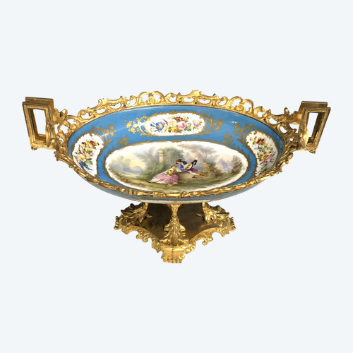 Superbe coupe / centre de table en porcelaine de Sèvres et bronze doré XIXeme