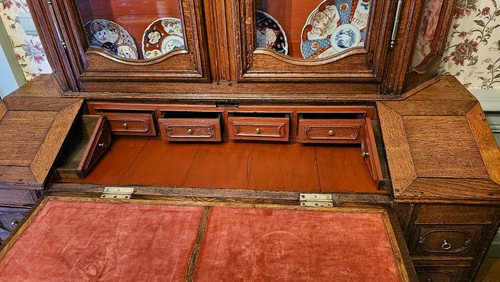 Grand Buffet Scriban Vitré, Travail Des Flandres Du XVIIIème Siècle.
