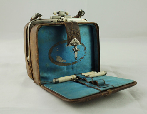 Petit sac en cuir gaufré époque Victorienne, Angleterre, fin 19ème siècle