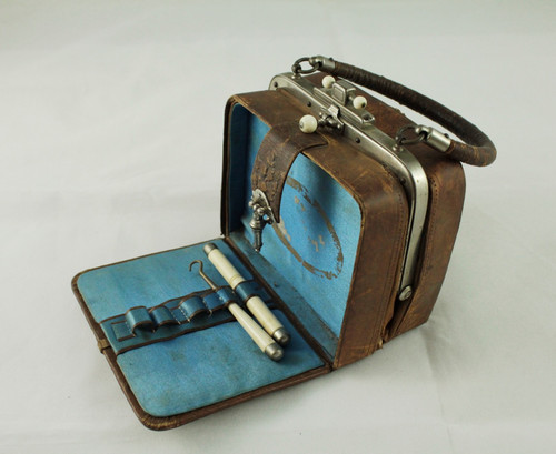 Petit sac en cuir gaufré époque Victorienne, Angleterre, fin 19ème siècle