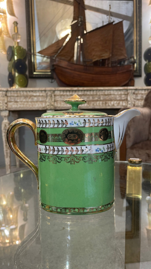 Service à café en porcelaine. Capodimonte, Naples, XIXe siècle 