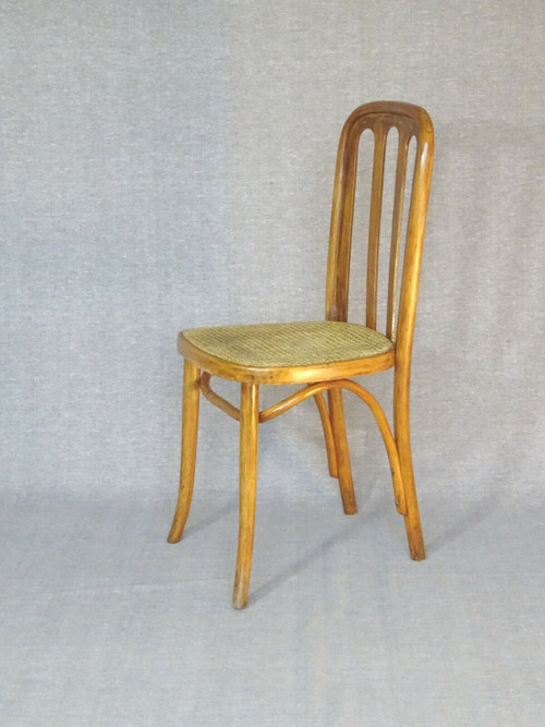 Thonet N°391 XV chair from 1925, walnut-finish wickerwork