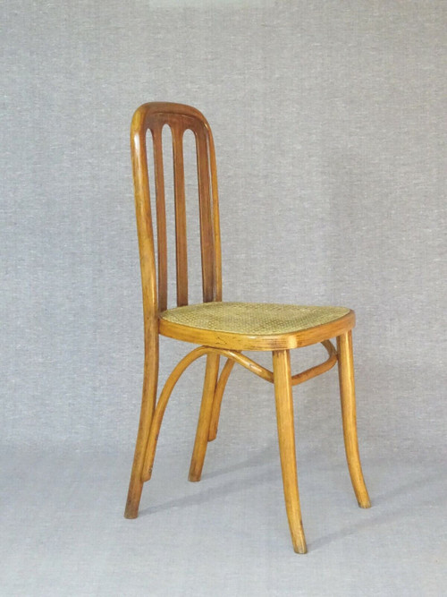 Thonet N°391 XV chair from 1925, walnut-finish wickerwork
