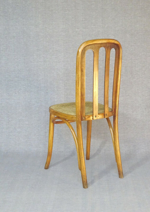 Thonet N°391 XV chair from 1925, walnut-finish wickerwork