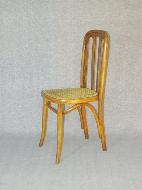 Thonet N°391 XV chair from 1925, walnut-finish wickerwork