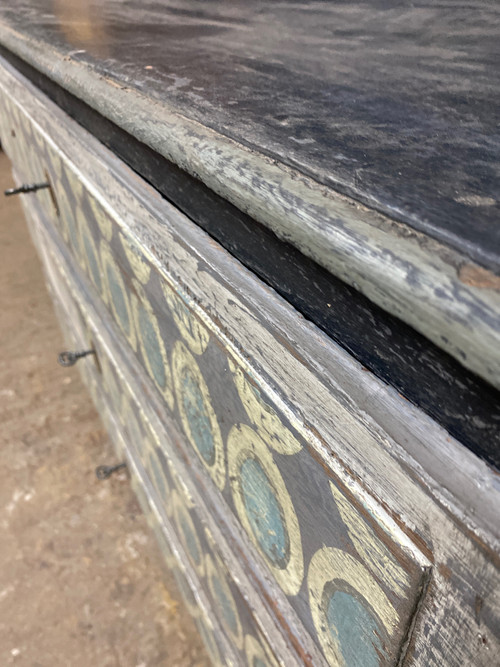 Cassettone Luigi XVI a 3 cassetti con bella patina multicolore