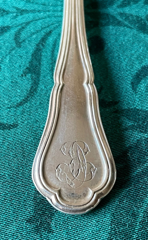 12 dessert spoons.