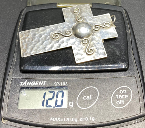 KREUZ AUS VERSILBERTEM METALL