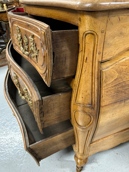 Commode Tombeau Louis XV En Noyer D’époque XVIIIème siècle 