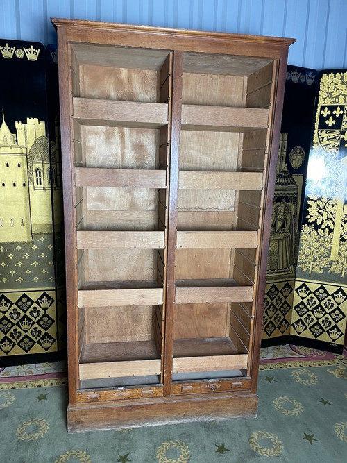 Meuble de métier classeur à rideaux de notaire