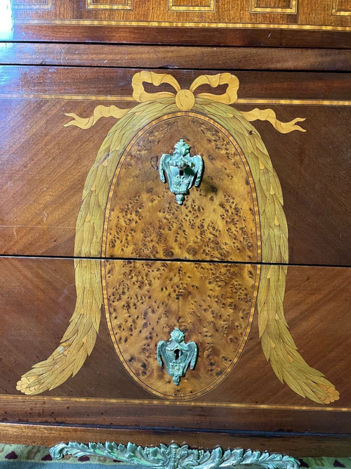 Commode De Style Louis XVI En Marqueterie