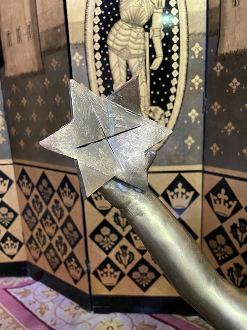 Bronze à L’enfant portant une étoile de David signé ANNOUK DUPONT 1/8