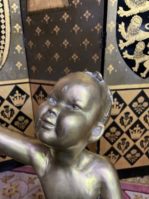 Bronze à L’enfant portant une étoile de David signé ANNOUK DUPONT 1/8