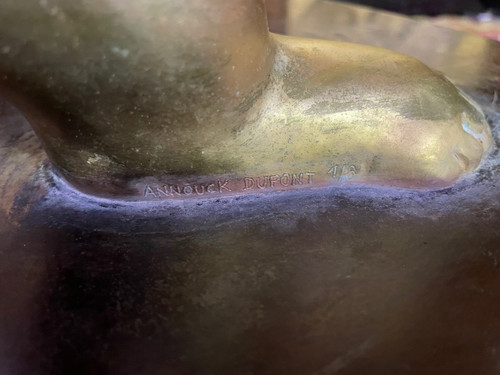 Bronze à L’enfant portant une étoile de David signé ANNOUK DUPONT 1/8