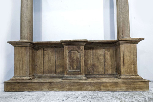 Grande altare neoclassico in legno di quercia, inizi del XIX secolo