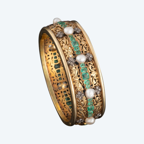 Beaumont & Cie,: Bangle Bracelet Adorned with Emeralds, Diamonds and Fine Pearls