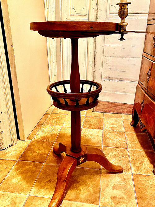 Empire period tripod pedestal table in blond walnut with candlestick early 19th century