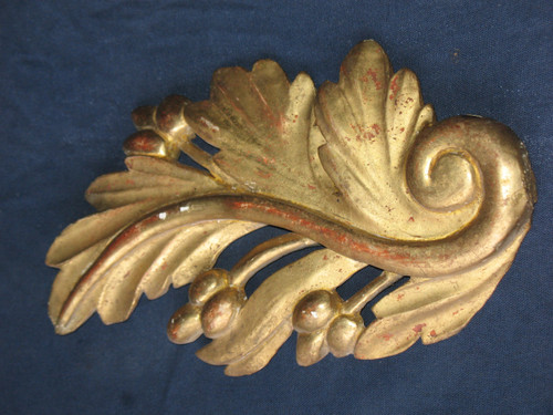 Set of 7 elements in gilded wood and carved with floral decoration, 19th century