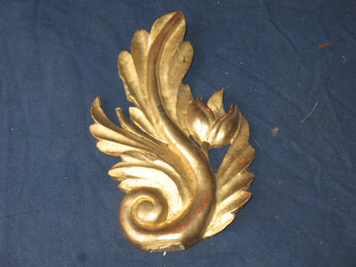 Set of 7 elements in gilded wood and carved with floral decoration, 19th century