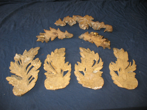Set of 7 elements in gilded wood and carved with floral decoration, 19th century