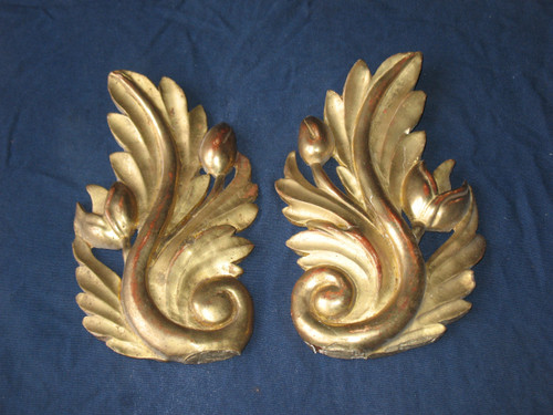 Set of 7 elements in gilded wood and carved with floral decoration, 19th century