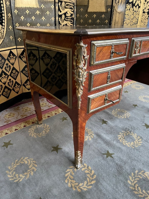Bureau Plat Style Louis XV - Transition En Marqueterie