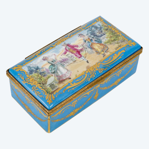 A late 19th century porcelain jewelry box