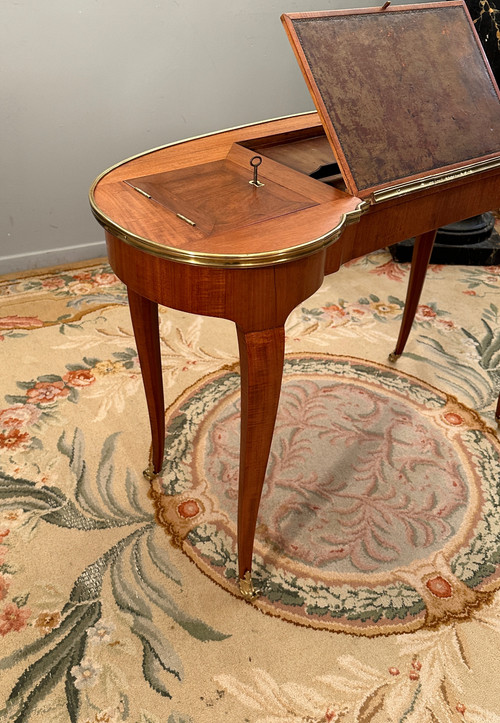 Pierre Migeon, Table Liseuse En Acajou d'Epoque Louis XV Vers 1750