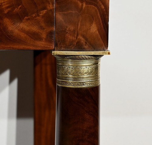 Console in radica di mogano, Ringer timbrato, Faubourg Saint Antoine, periodo Impero – Inizio XIX secolo