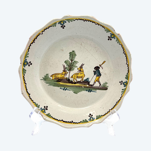 Nevers plate decorated with 2 goats 18th century