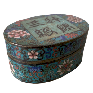 Cloisonné Emaille Kupfer Box mit Kalligraphie Dekor, Fledermaus und Blumen