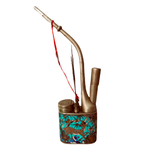 Pipe à eau en paktong et émail cloisonné à décor d'animaux