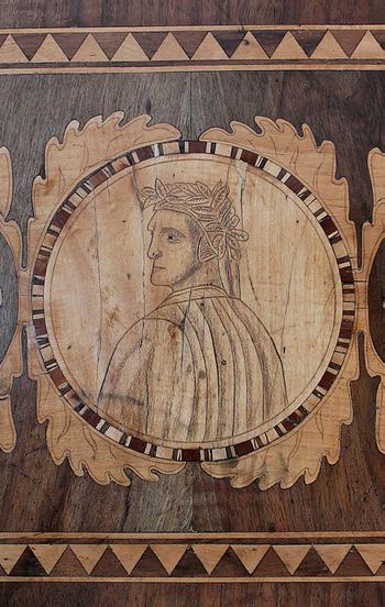 Inlaid Gueridon Table, in Walnut and Light Wood - 2nd part of the 19th century